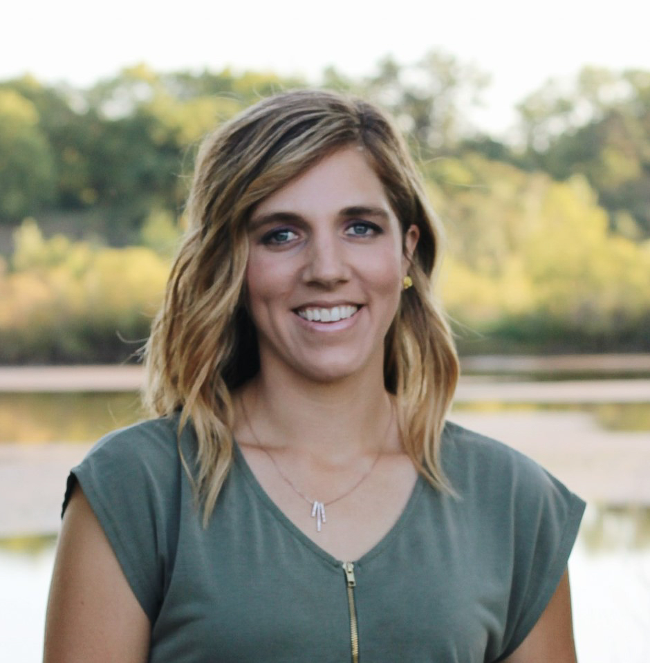 Lisa VanStrien Headshot
